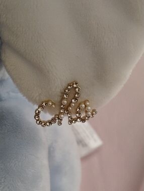 Crystal & Pearl 'Chanel' Earrings - Gold Tone